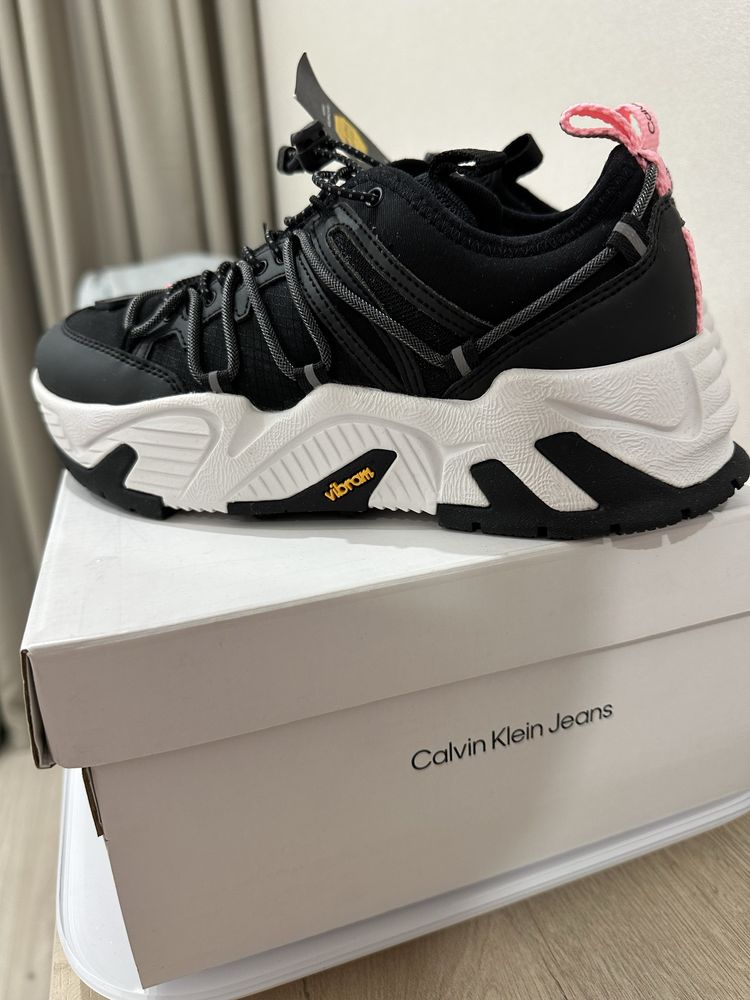 Calvin Klein Кросівки CHUNKY RUNNER VIBRAM