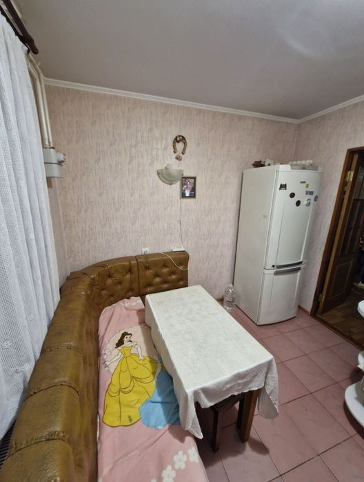 Здається окрема кімната на Вишенці 5000