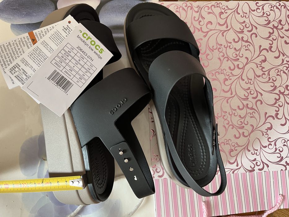 Сандалі босоніжки crocs нові 38 р