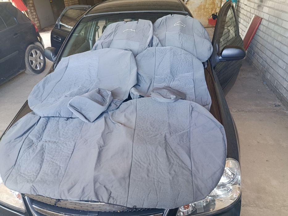 Автомобильные чехлы Chevrolet Lacetti в хорошем состоянии