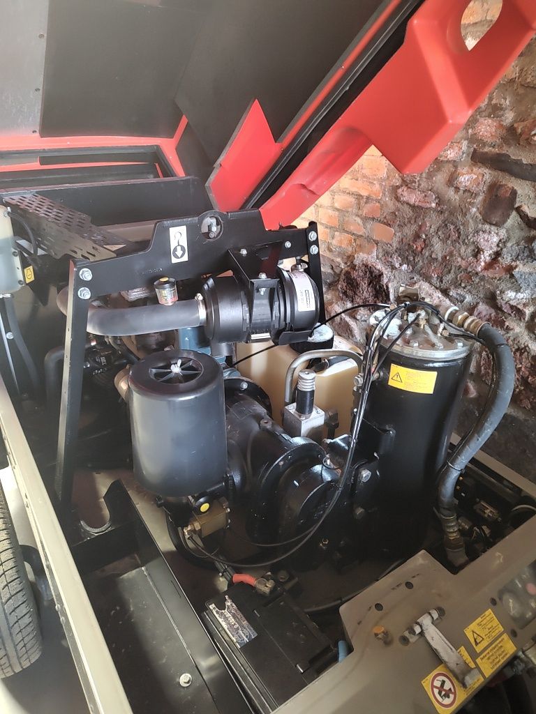 Kompresor olejowy Kaeser M50 7Bar