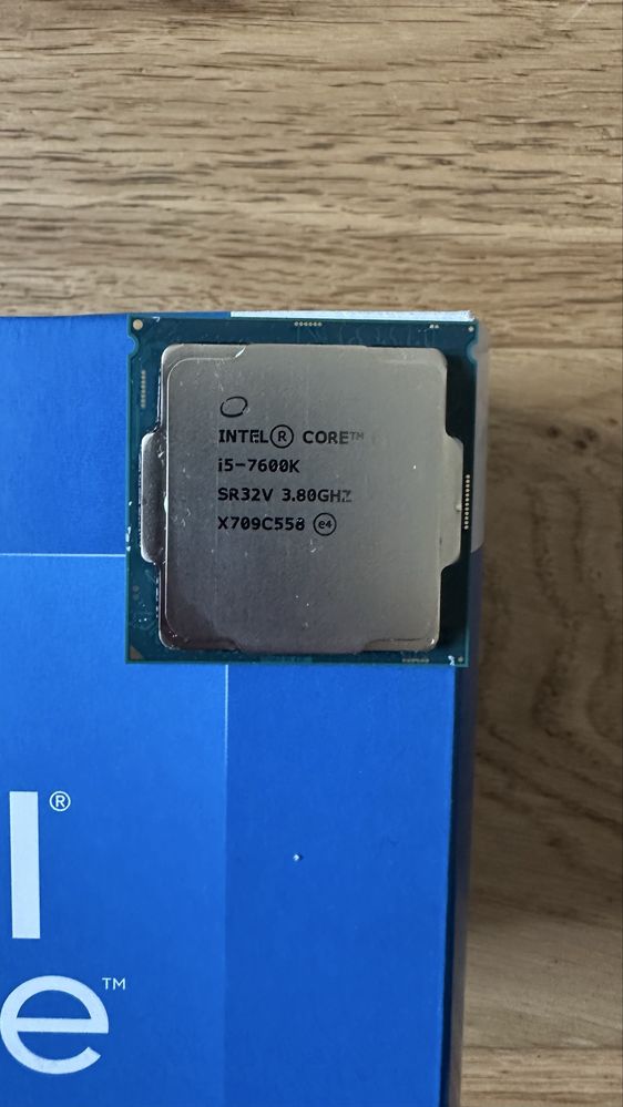 Intel Core i5-7600K (LGA1151)