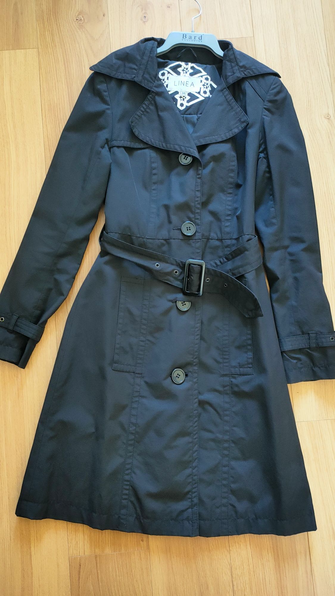 Czarny płaszcz  trencz damski Linea 34 S