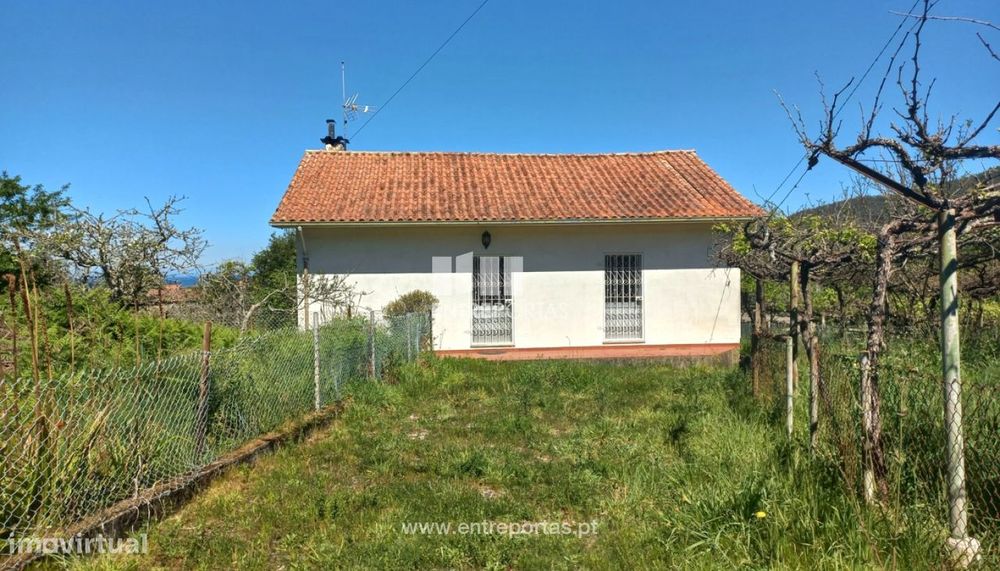 Venda de Moradia V2 com 1430m² de terreno, Afife, Viana do Castelo.