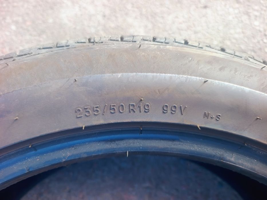 Продам резину Uniroyal 235/50 R19