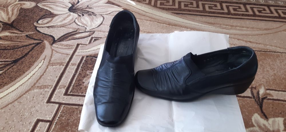Продам туфли женские