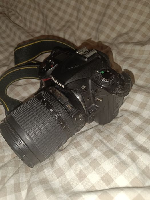 Nikon D90 z obiektywem + torba