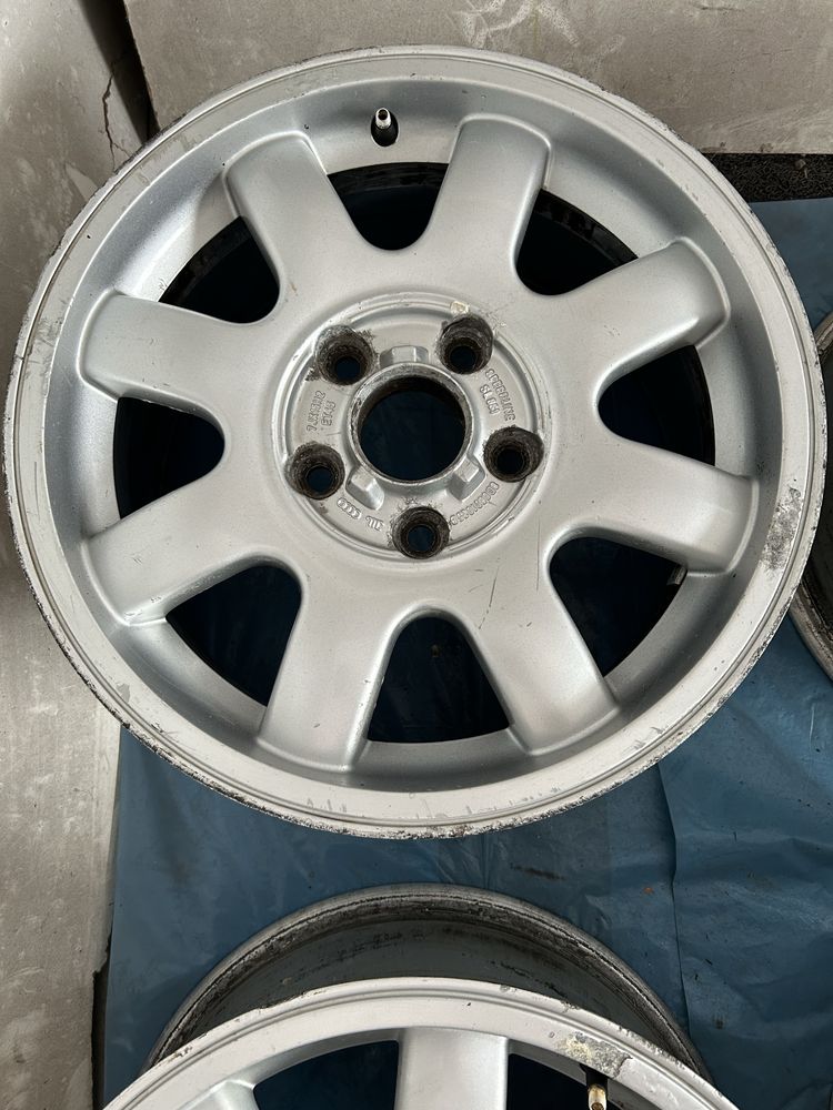 569 Felgi Aluminiowe Oryginał VW Volkswagen R 15 5x112 otwór 57,1