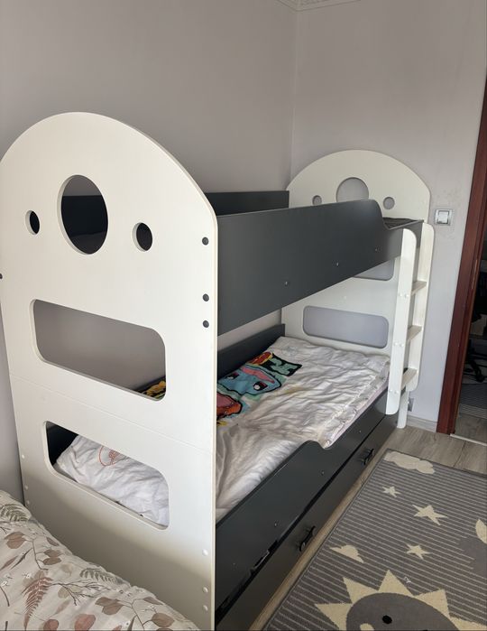 Łóżko piętrowe z szufladą stan dobry. Bez materacy. Odbiór własny