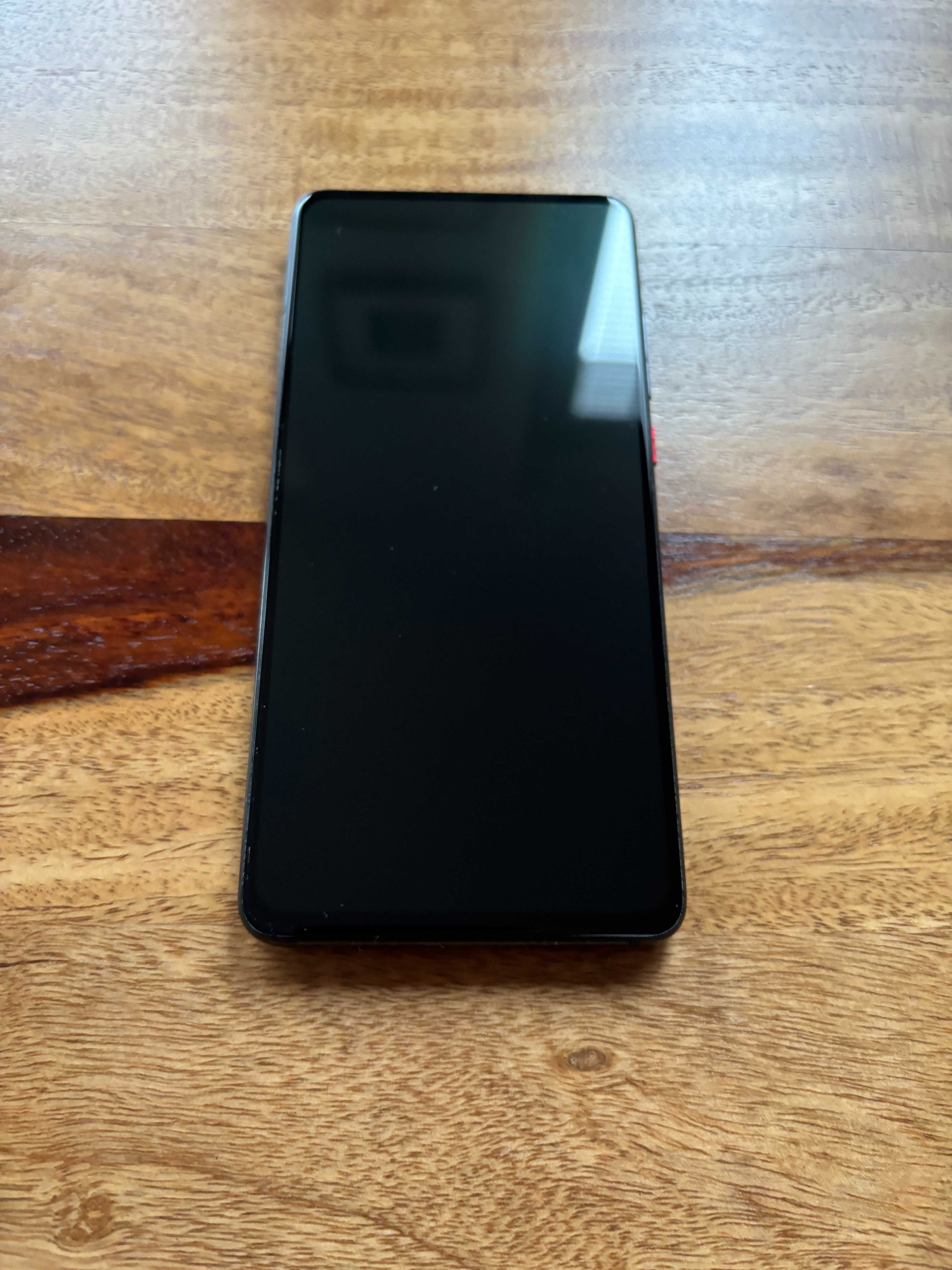 Xiaomi Mi 9T 64 GB w z polskiej dystrybucji w stanie idealnym