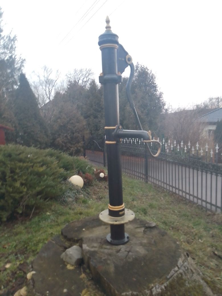 Stara pompą ręczna