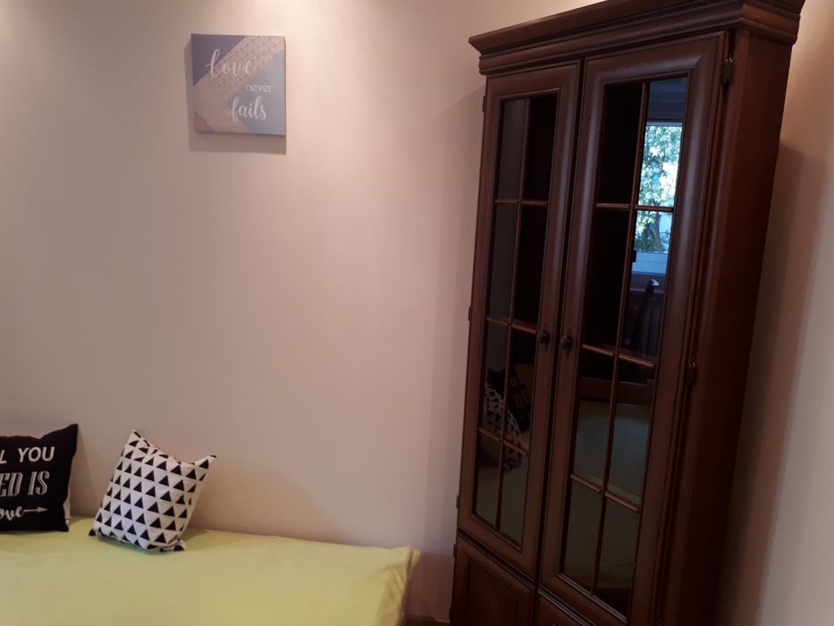 **Rooms close to the metro available from now**