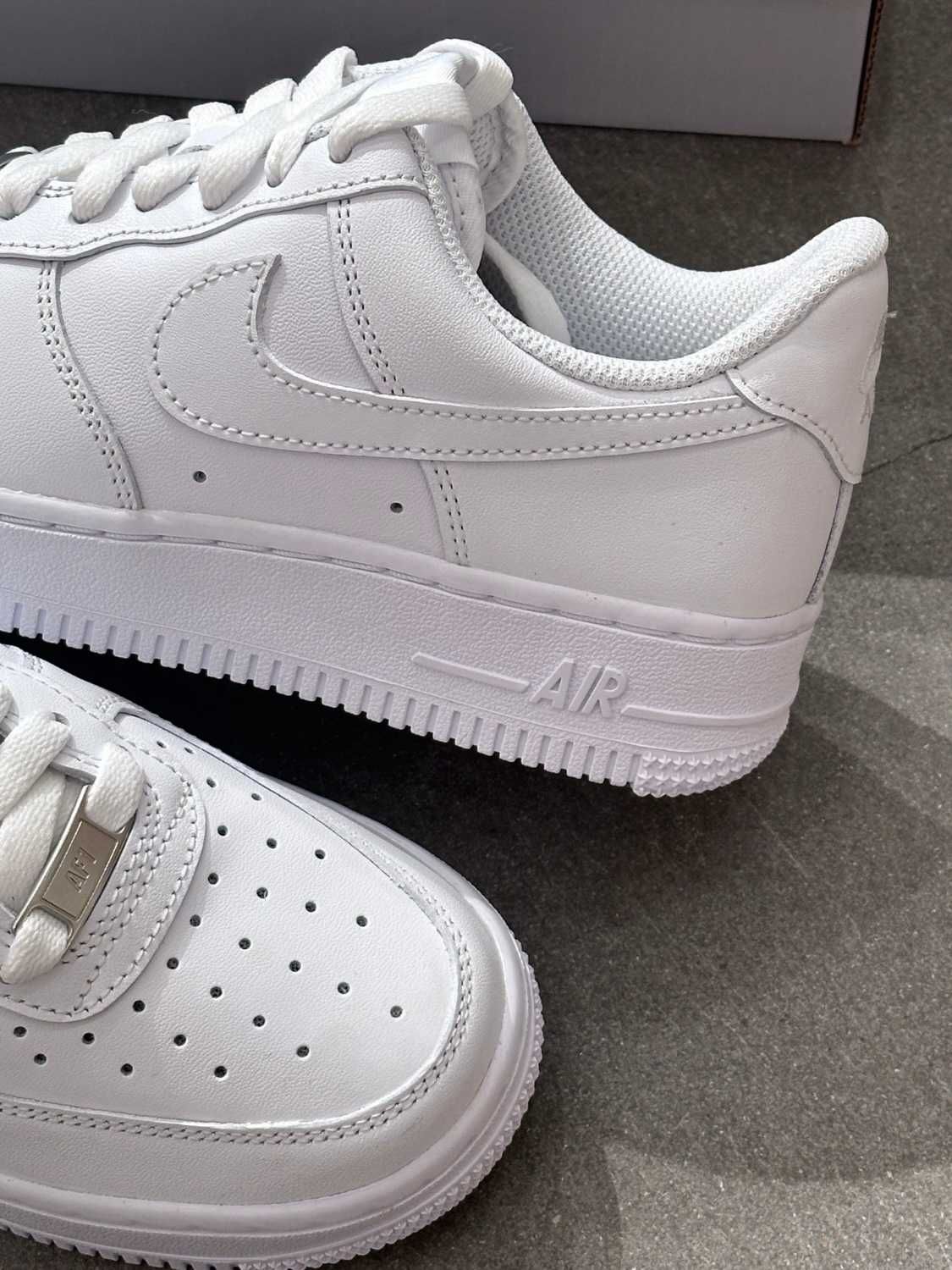 Nike Air Force 1 Low '07 White 37.5  235MM