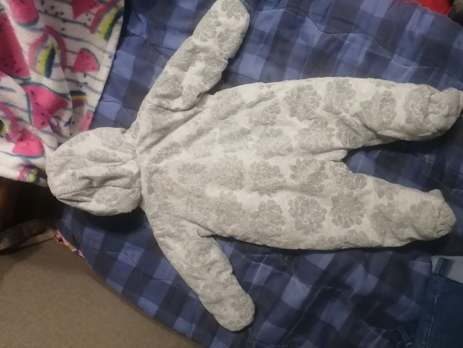 Демисезонные комбинезон на девочку 6-9 мес, р. 74 см.