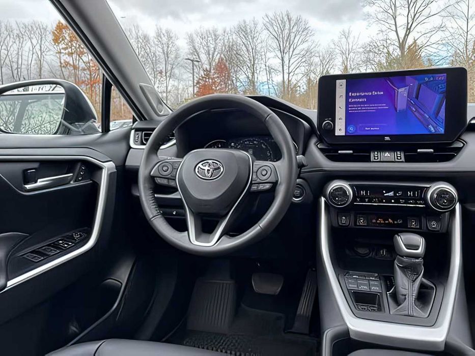 Toyota RAV4      2023