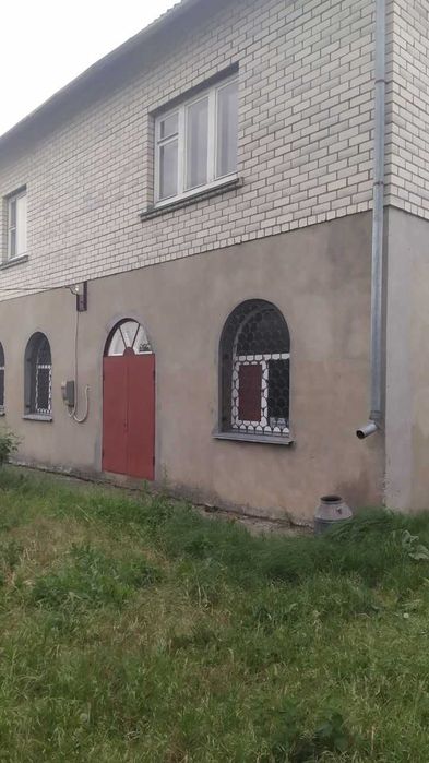 Продам частный дом 2 этажа (10х12) на берегу реки в Центр р-не.