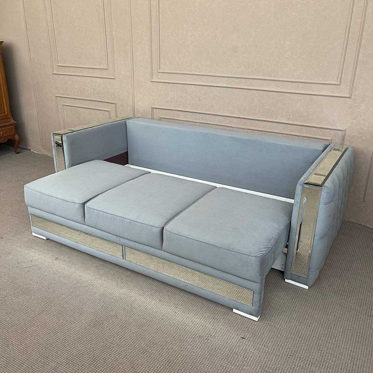 Розкладний диван з нішею в сірому кольорі