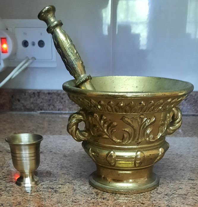 Almofariz, pilão e  mini-almofariz em bronze