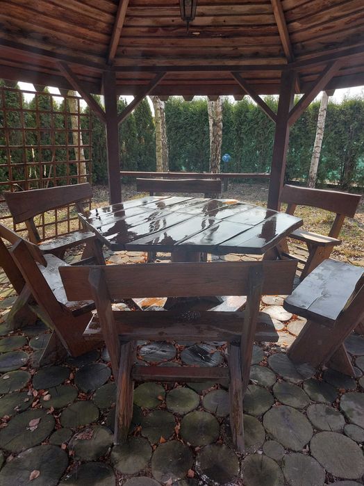 Drewniane meble do altany.