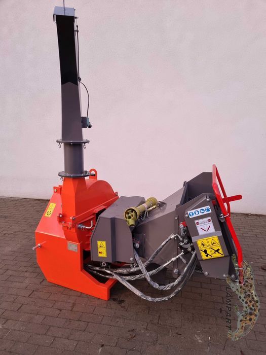 rębak rozdrabniacz rembak BX72R łuparka sieczkarnia gałezi drzewa