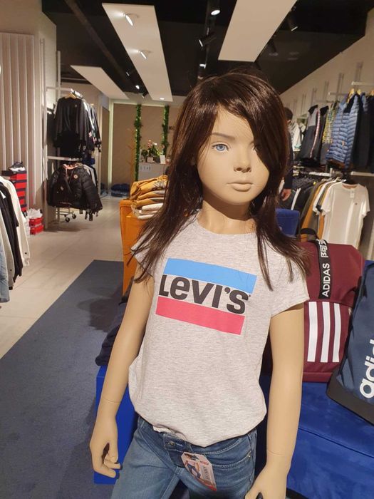 Manequim realista /menina / Idade 6 anos