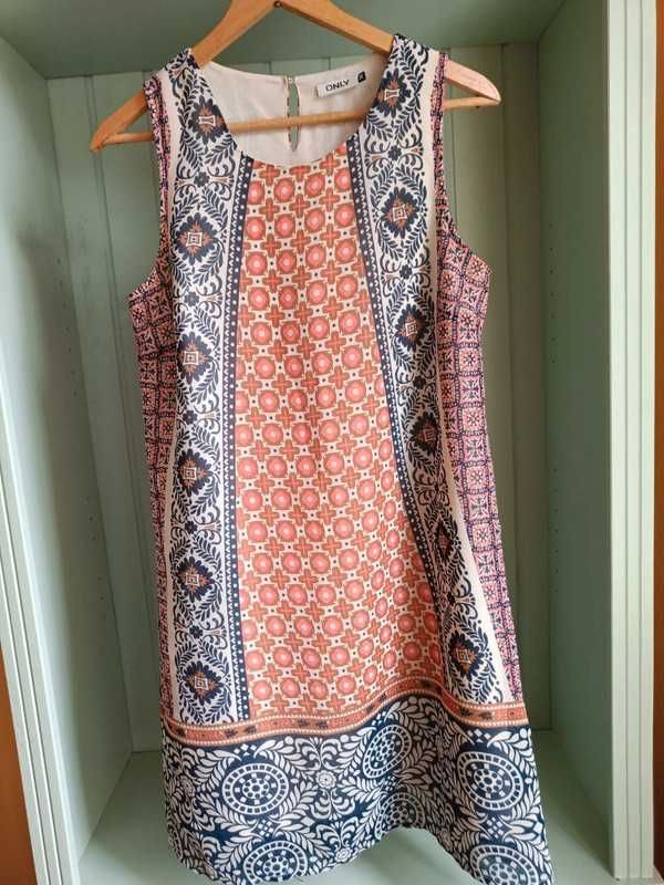 Wzorzysta sukienka only r. 36 / S