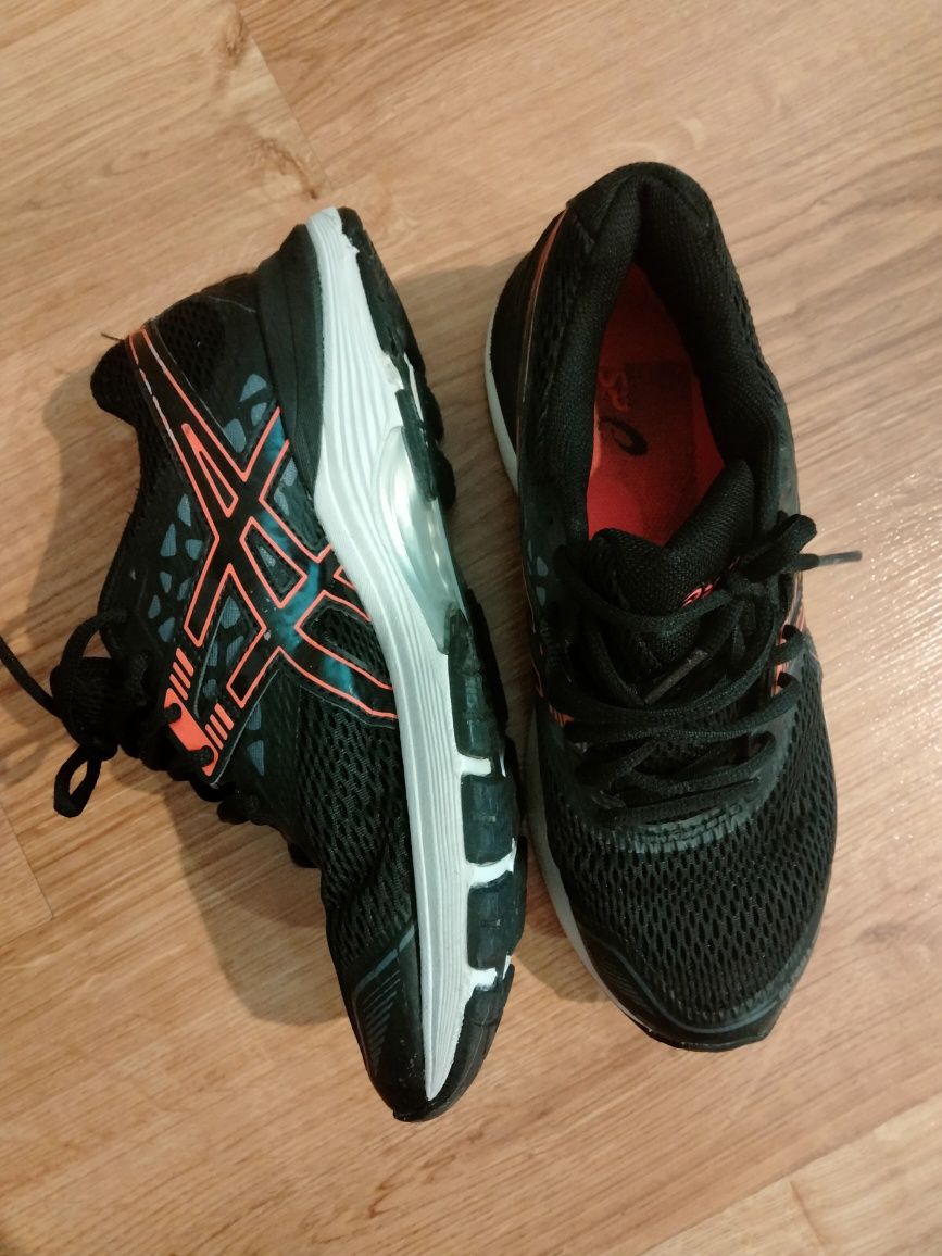 Кросівки ASICS 39 p