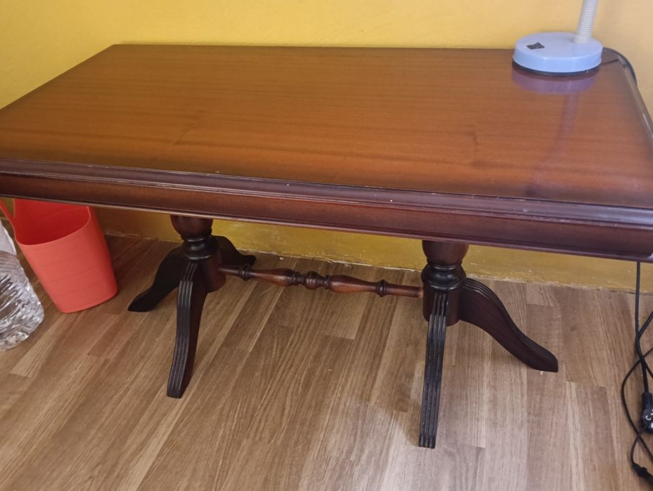 Mesa em madeira - Usada