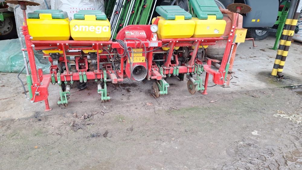 Siewnik pneumatyczny Omega 2 2010r