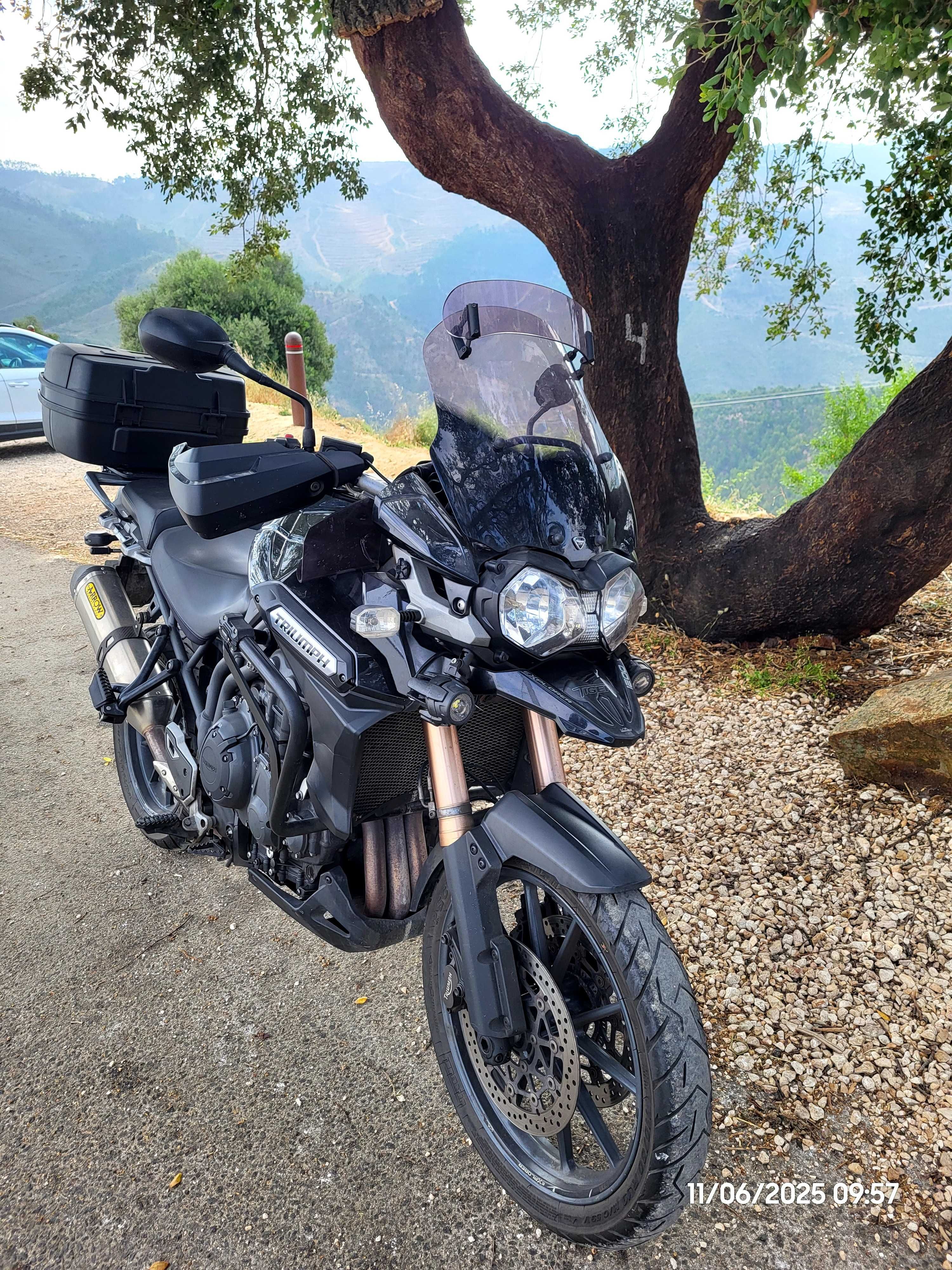 Triumph Tiger Explorer 1200 (aceito retoma)