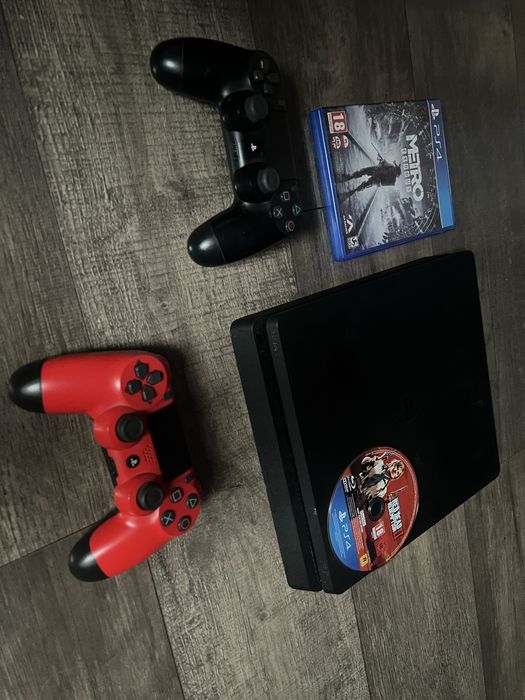 Konsola ps4 slim 1TB 2 pady + gry
