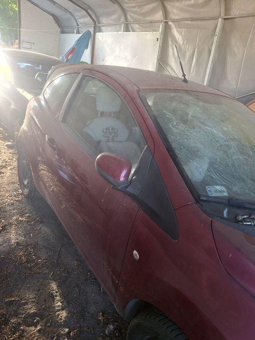 Sprzedam samochód osobowy ford ka, po wypadku