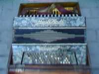 akordeon antyk z futerałem