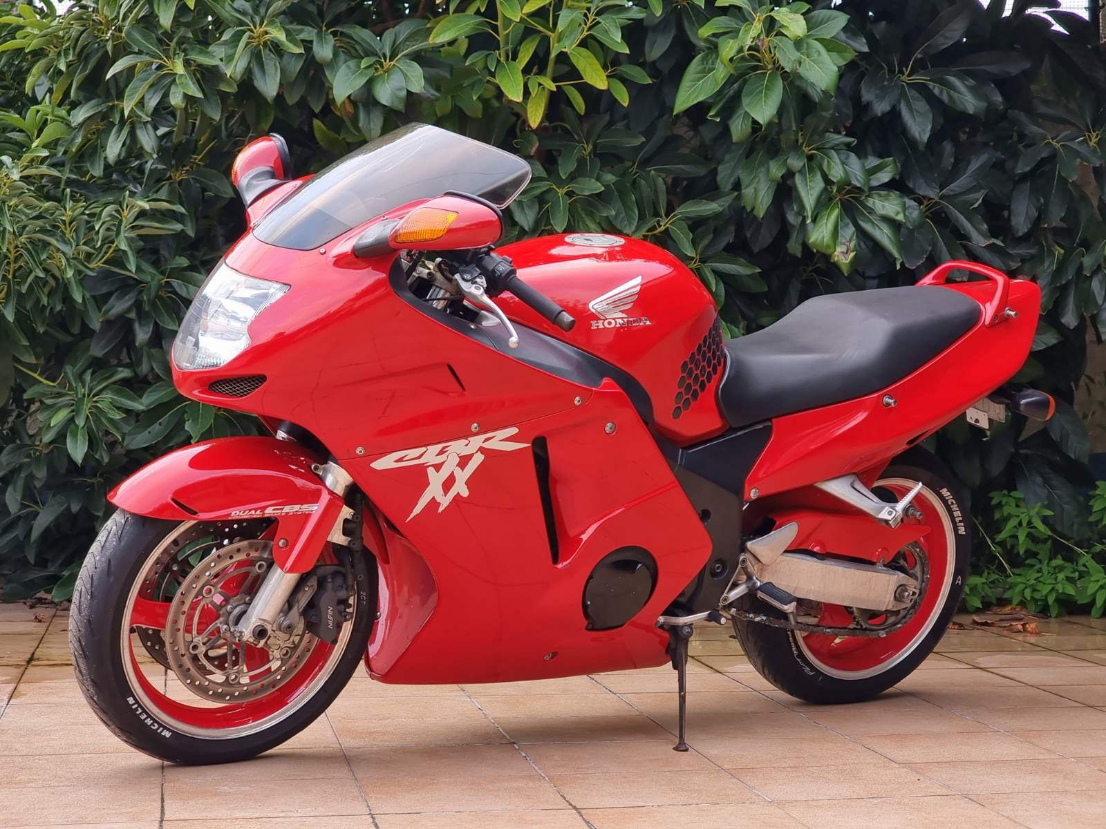 Honda CBR 1100xx troco por carro