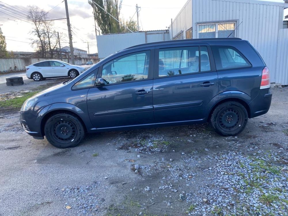 Продам Opel Zafira