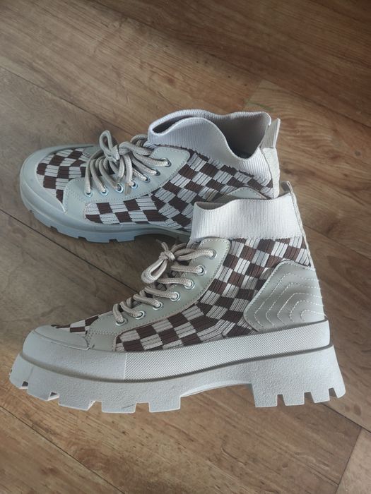 Botki nowe 40 kratka
