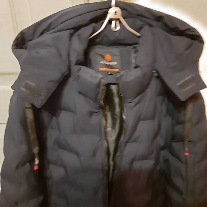 Чоловіча куртка в гарному стані