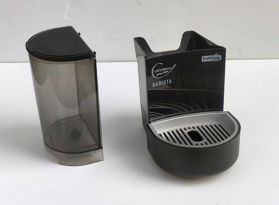 máquina de café pingo doce deposito agua e caixa capsulas