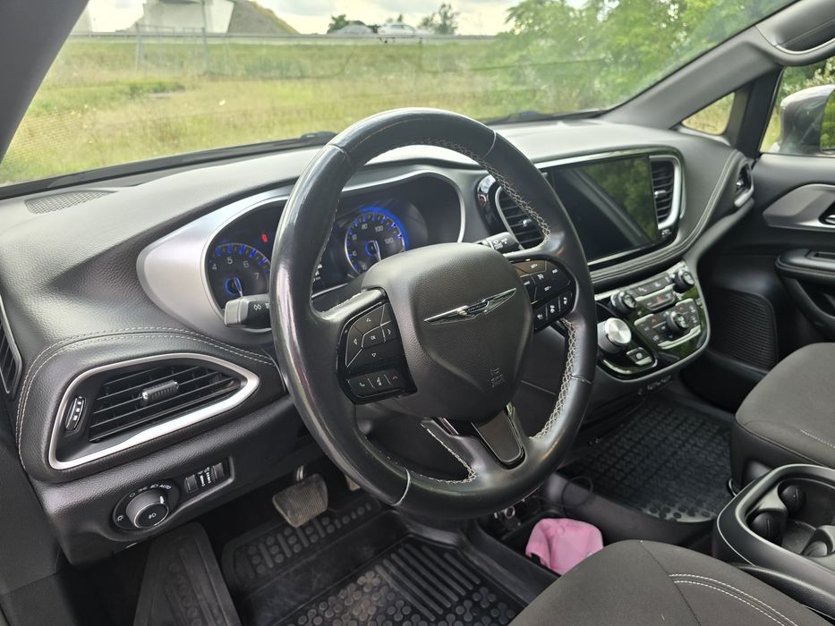 Chrysler Pacifica 2021r 3.6 v6 benzyna