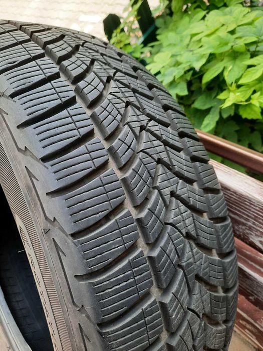 Продаю зимние шины Debica Frigo