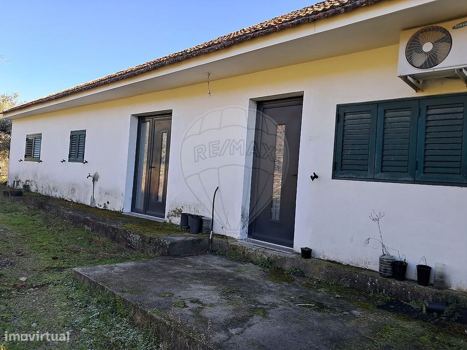 Moradia T5 para venda