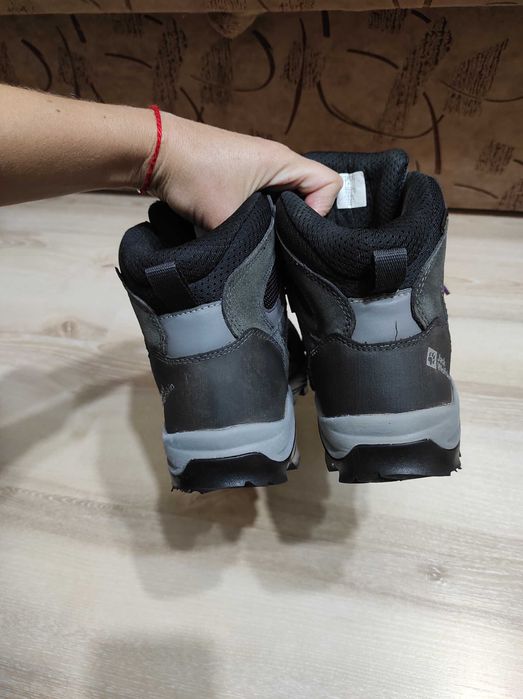 Женские водостойкие термо кроссовки ботинки Jack Wolfskin 38 размер
