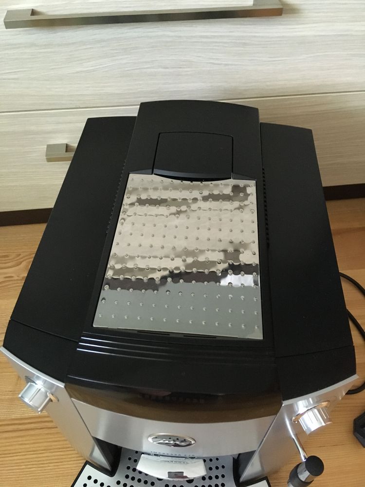 Jura F70 Ekspres do kawy z młynkiem 8950 kaw