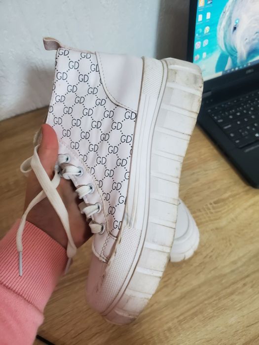 кеди, кросівки, ботинки