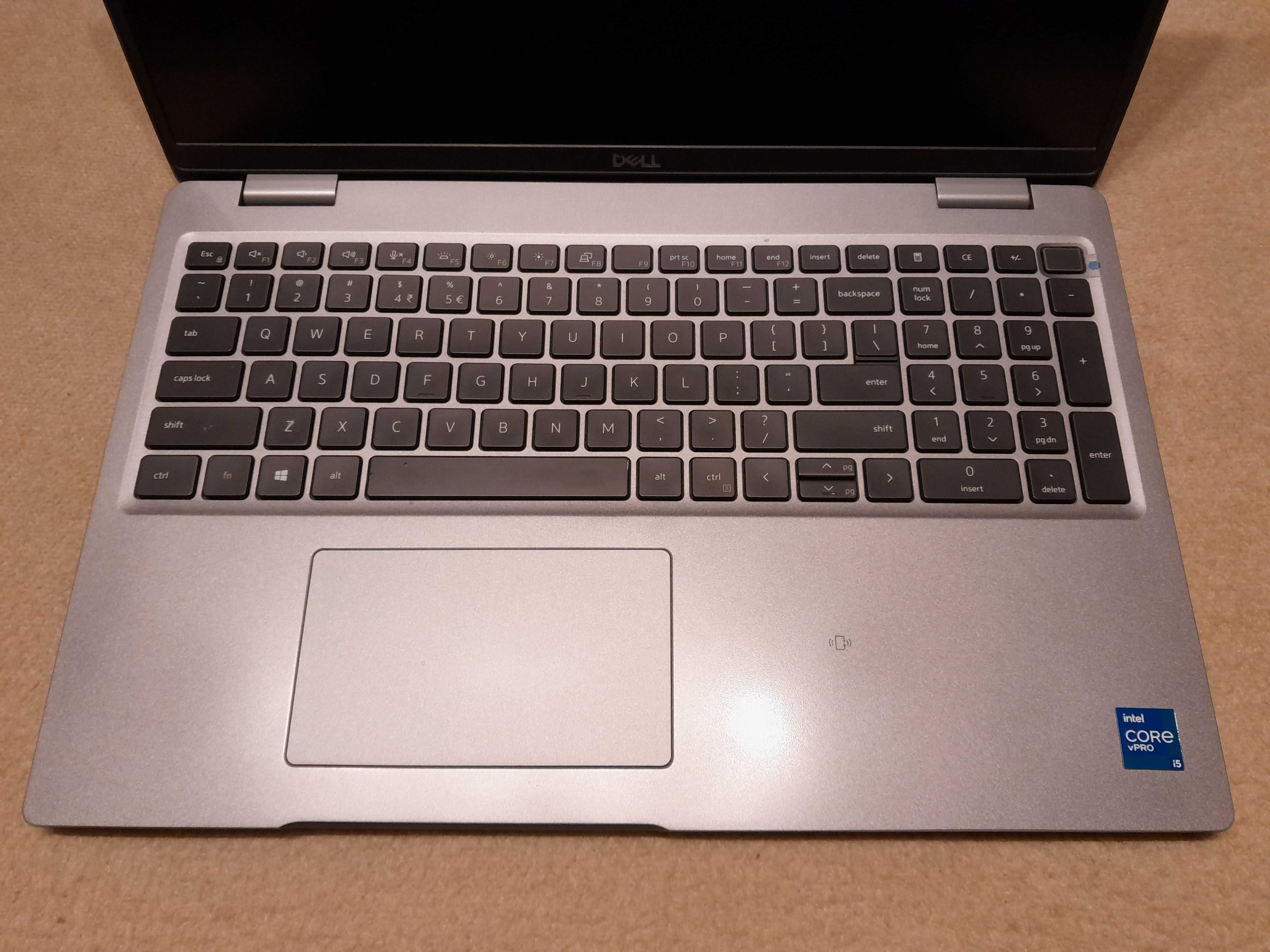 Notebook biznesowy Dell Latitude 5520 Laptop, zestaw, stacja dokująca