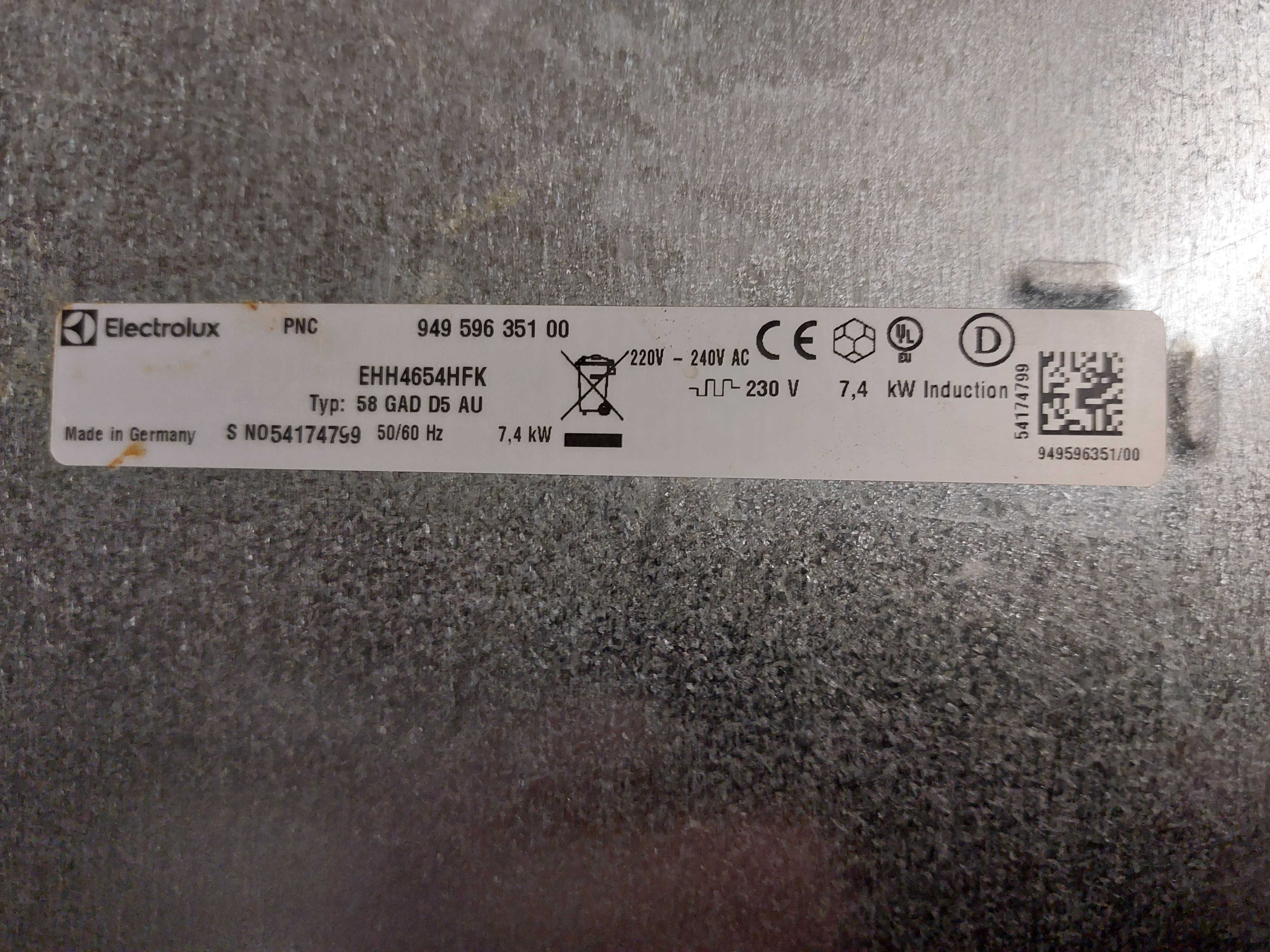 Płyta Elektrolukx w pełni sprawna bez rys i pęknięć.