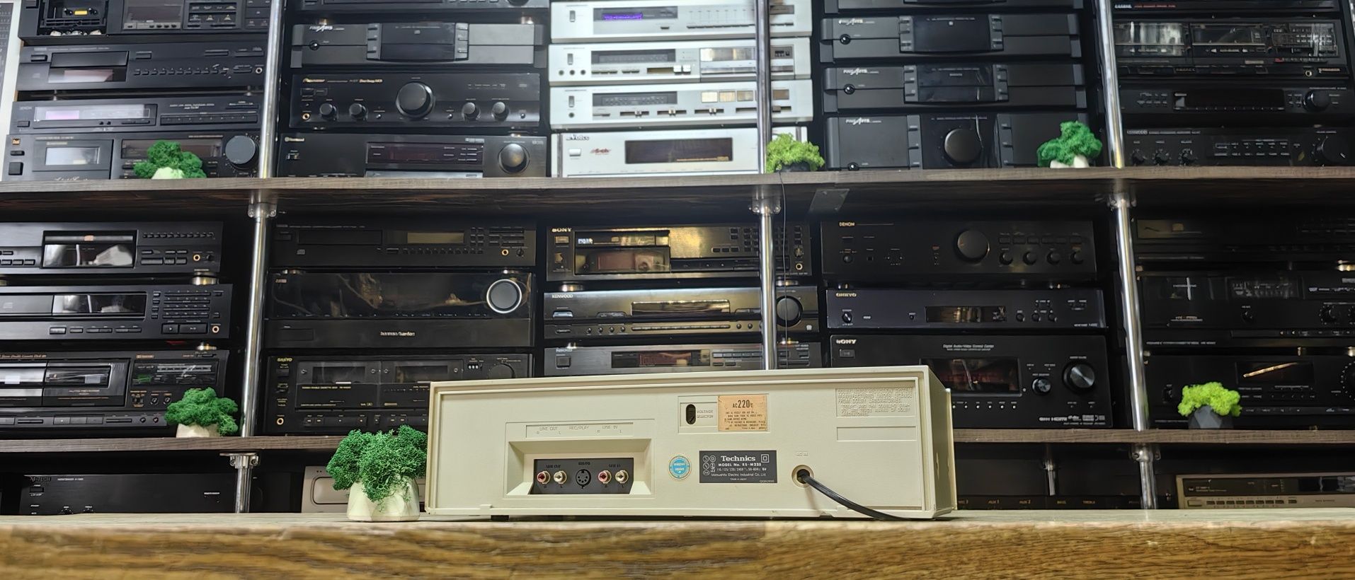 Касетний програвач Technics M225