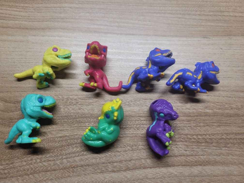Kinder joy dinozaury jurassic park