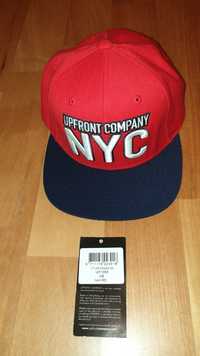 Upfront, czerwona czapka z daszkiem, typu snapback, jak nowa