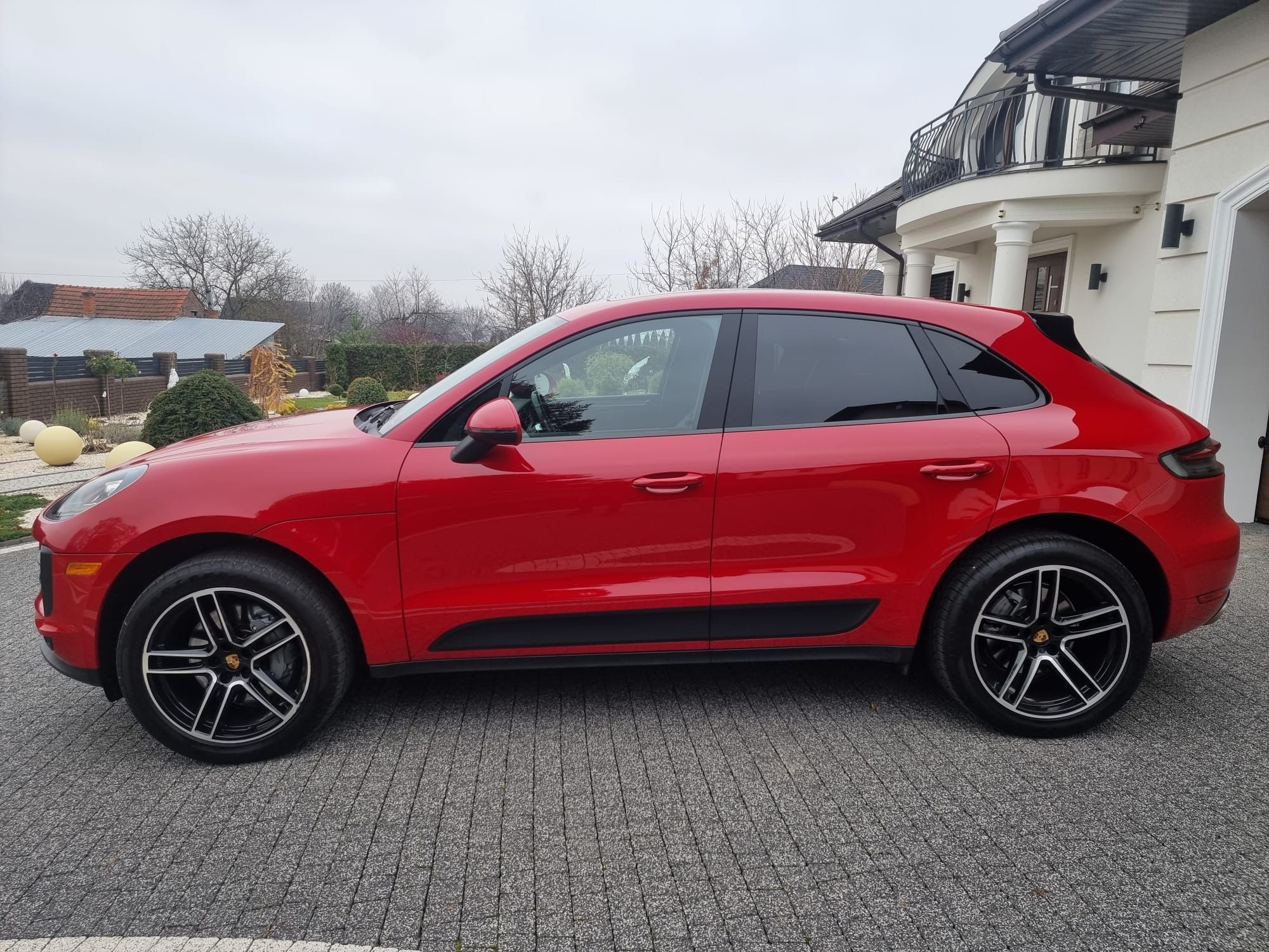 Porsche MACAN-Sport 2019r